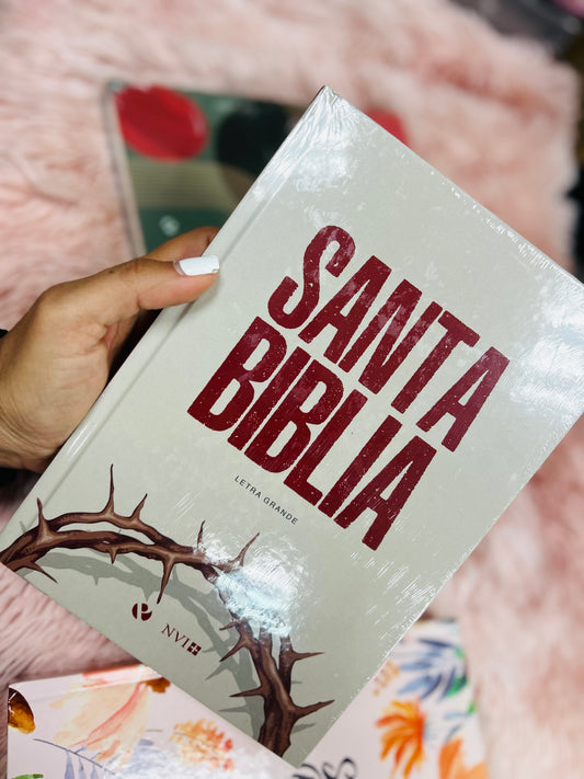 Biblia en tapa dura versión NVI letra mediana