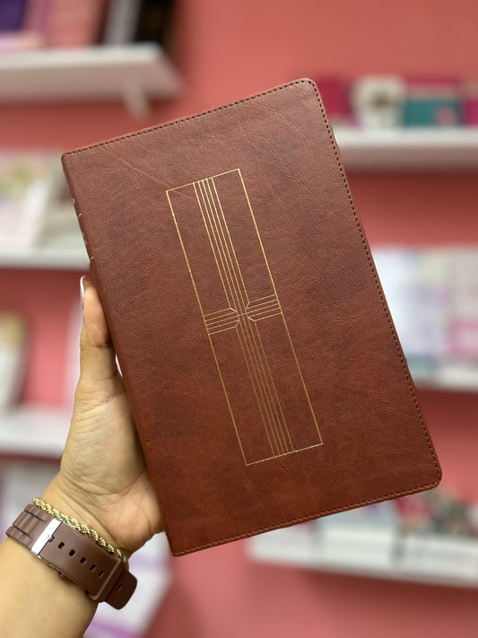 Biblia ultra fina canto dorado versión NTV símil piel letra mediana