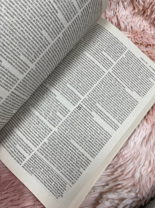 Biblias económicas tapa rústica papel imprenta versión NTV
