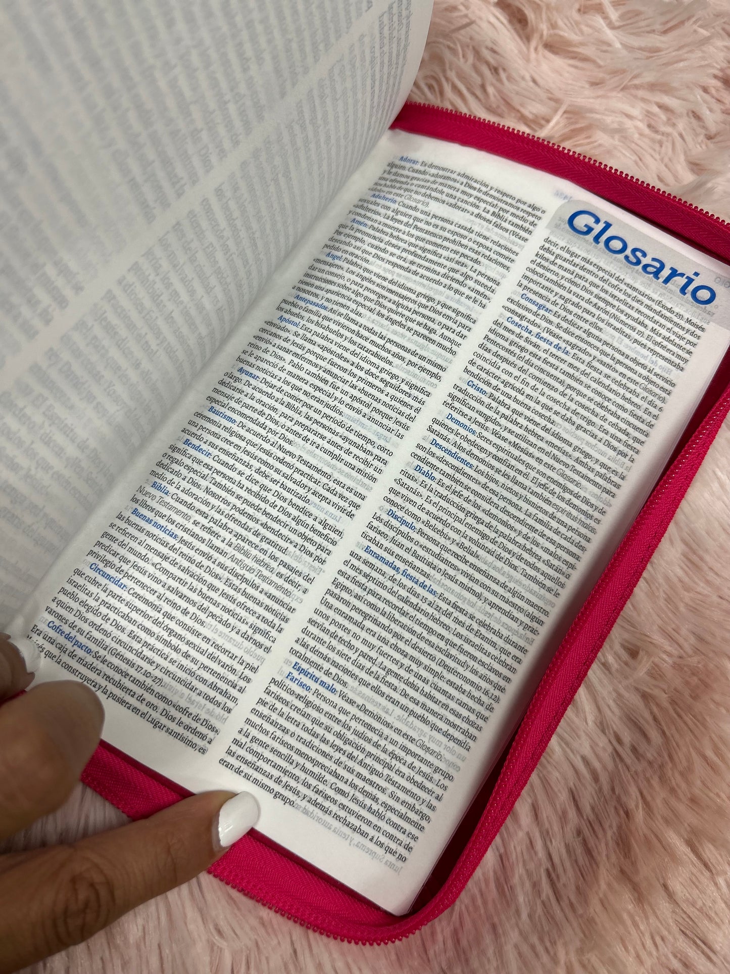 Biblia de oraciones turquesa en versión TLA con cierre y letra grande