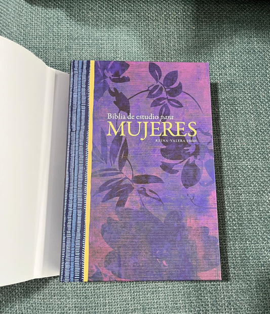 Biblia de estudio para mujeres en tapa dura versión RV1960 letra mediana
