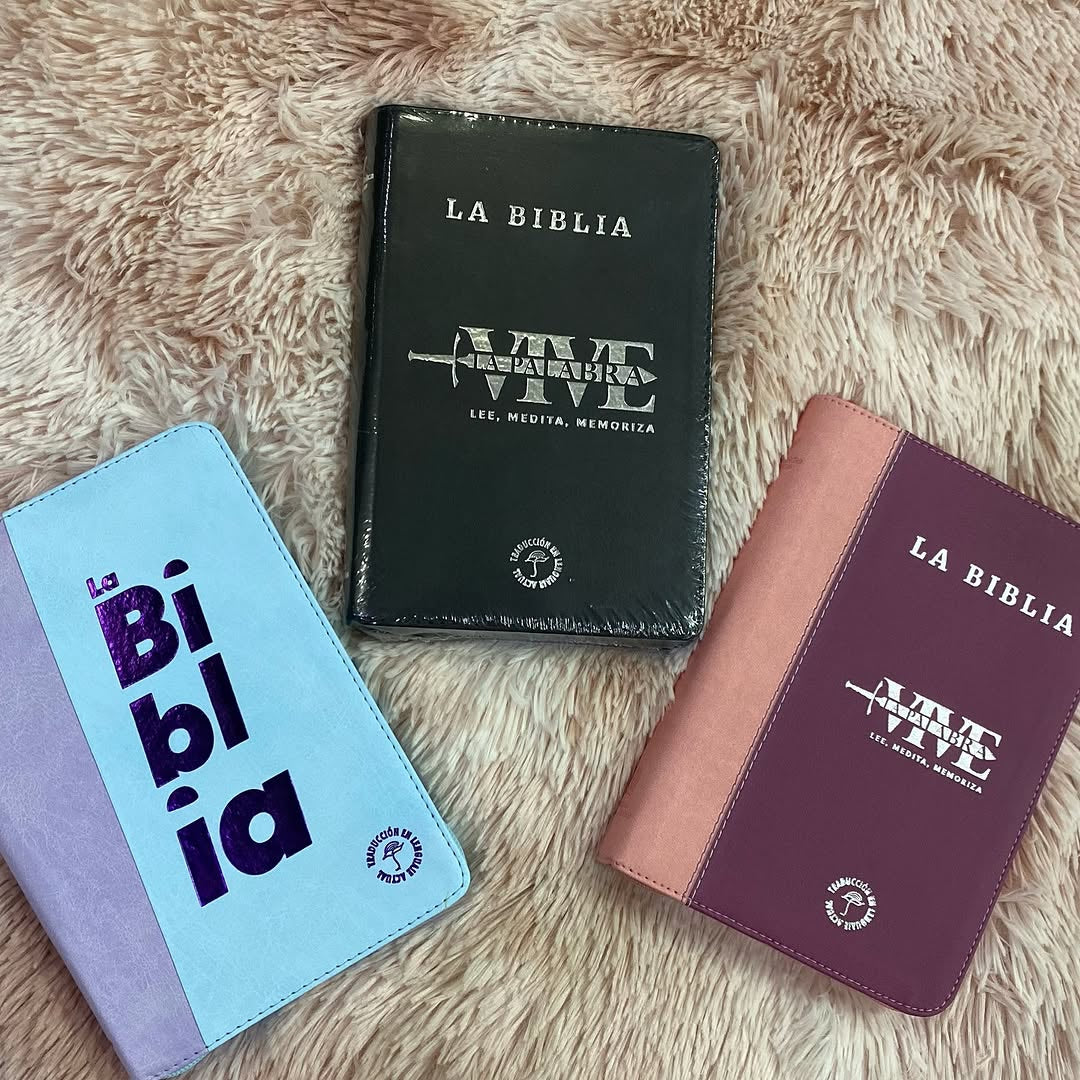 Biblia letra grande versión TLA con cierre, canto plateado y estudios bíblicos