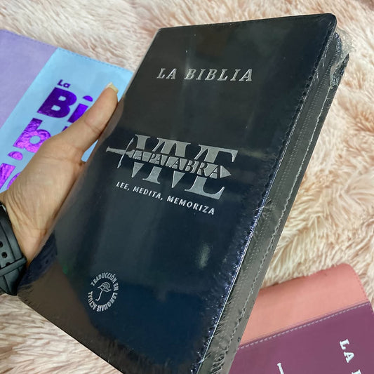 Biblia letra grande versión TLA con cierre, canto plateado y estudios bíblicos