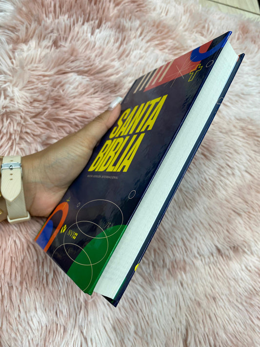 Biblia versión NVI tapa dura letra mediana