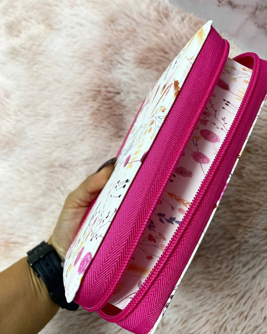 Biblia mediana letra grande 11 puntos versión RV1960 con cierre y canto floreado y concordancia