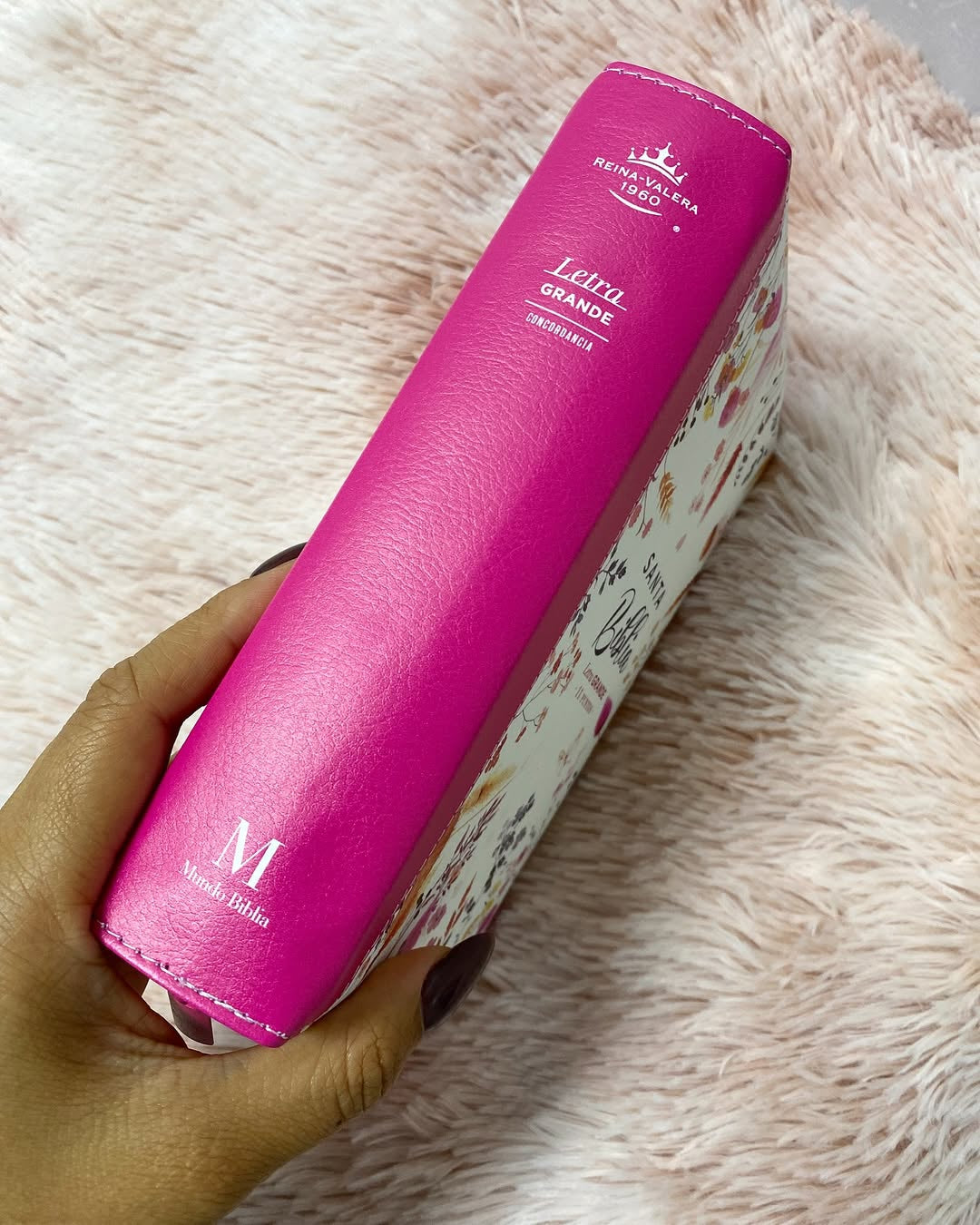 Biblia mediana letra grande 11 puntos versión RV1960 con cierre y canto floreado y concordancia