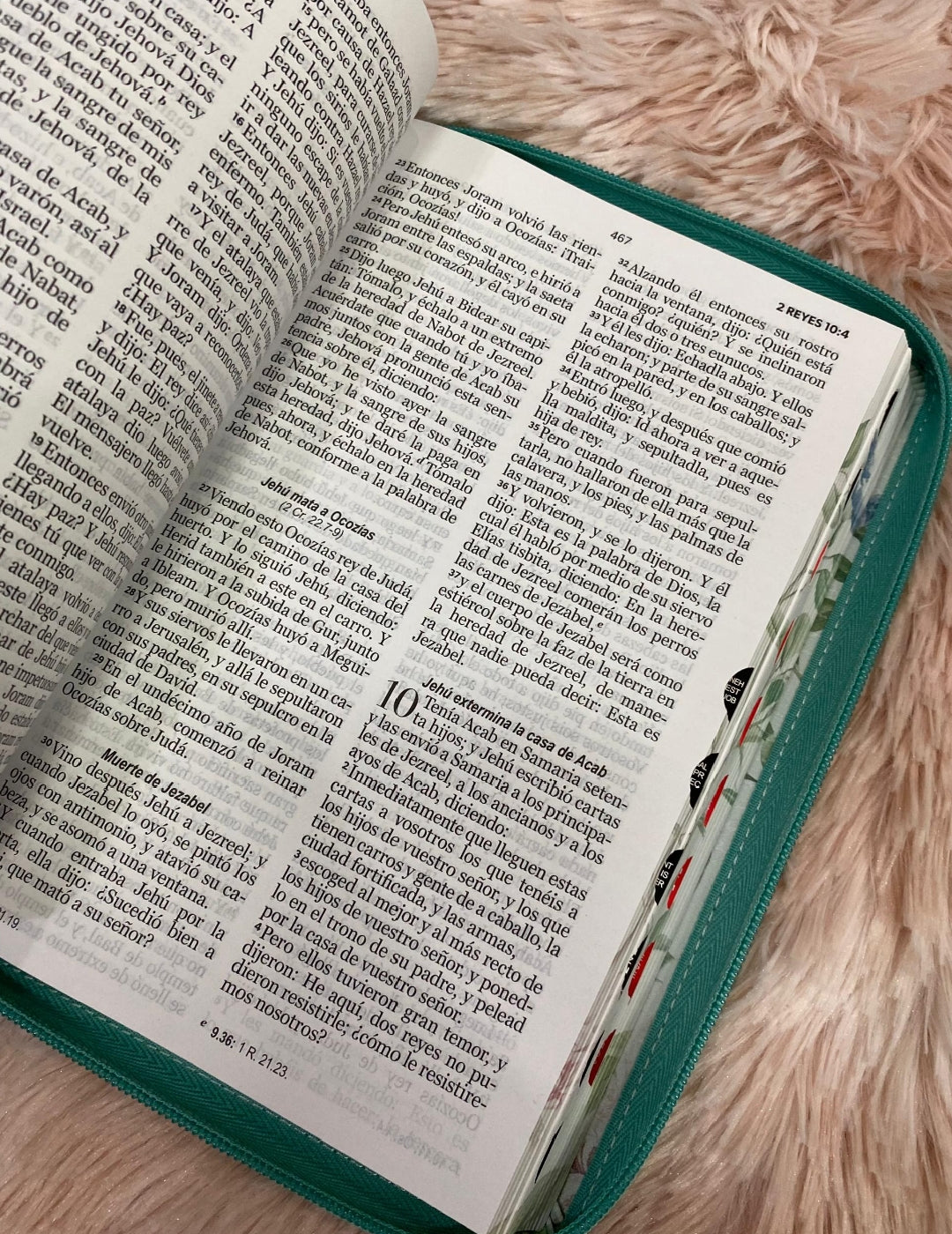 Biblia tipo maletín en versión RV1960 letra grande 12 puntos canto floreado con concordancia
