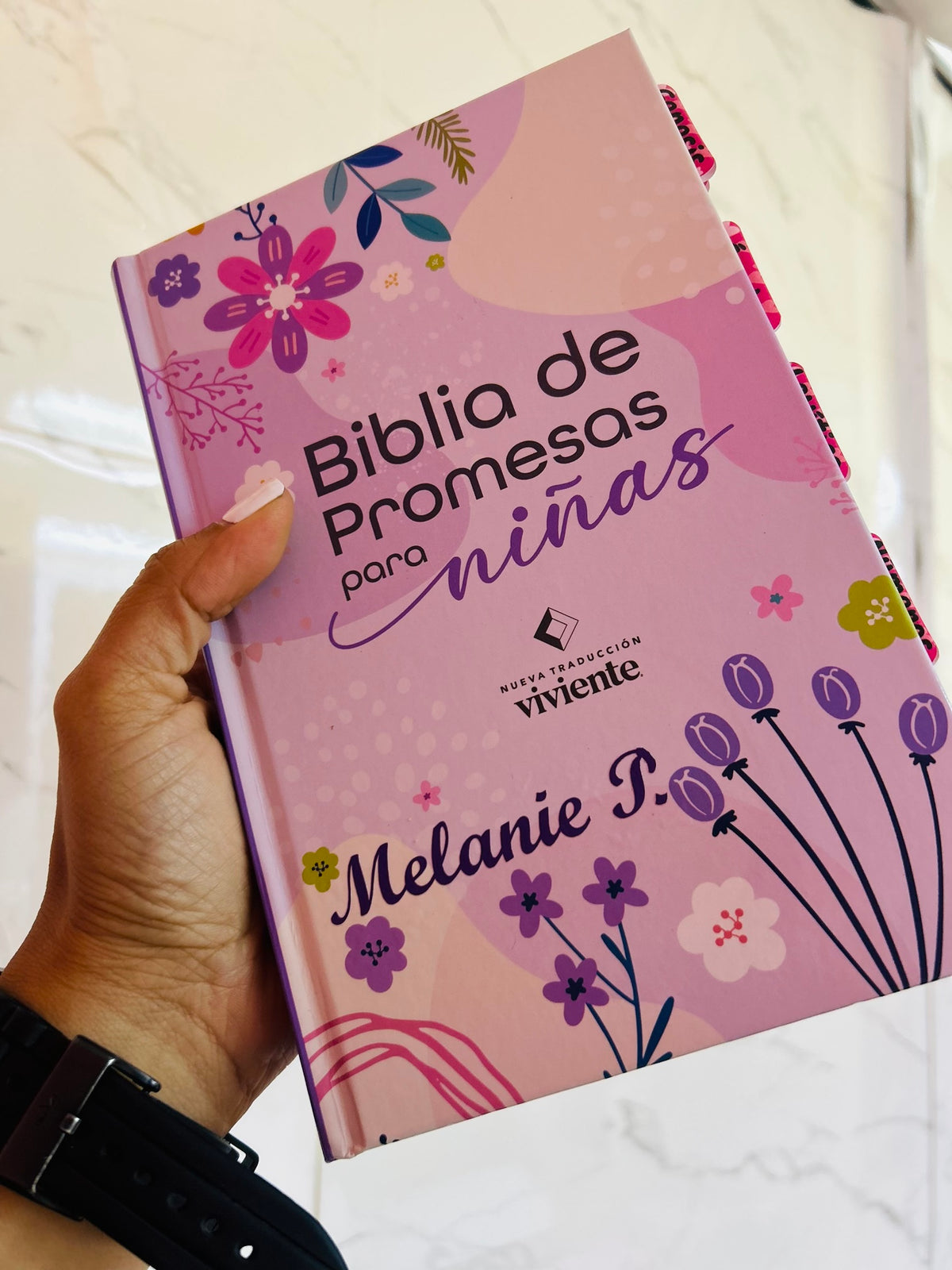 Biblia de promesas para niñas versión NTV tapa dura + personalizado