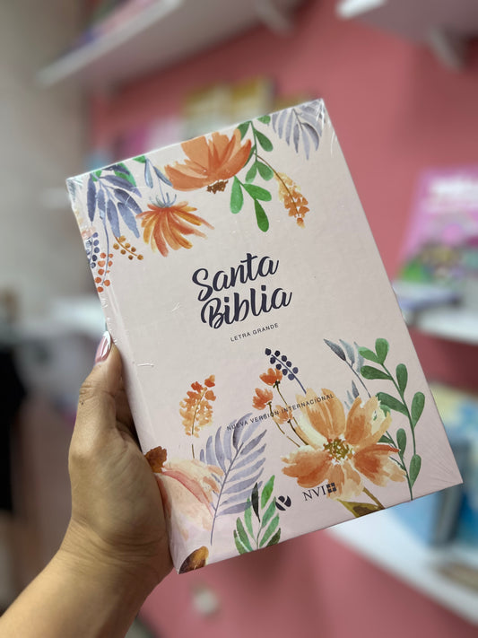 Biblia en tapa dura versión NVI letra mediana