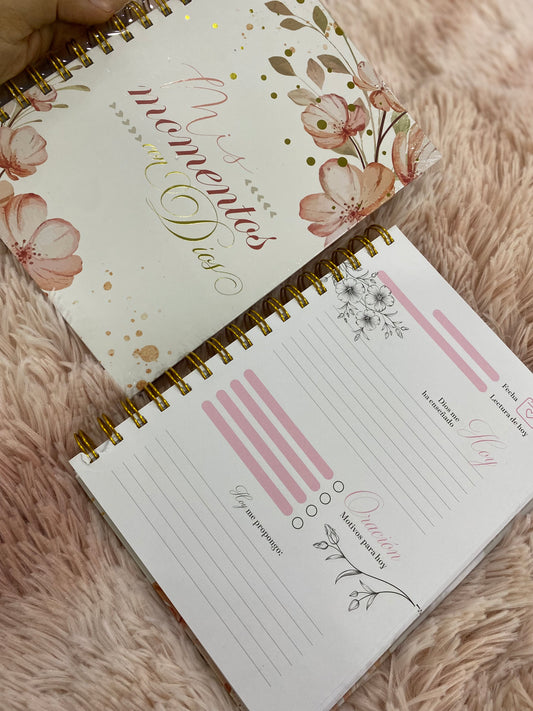 Diario devocional; mis momentos con Dios con espiral tapa dura