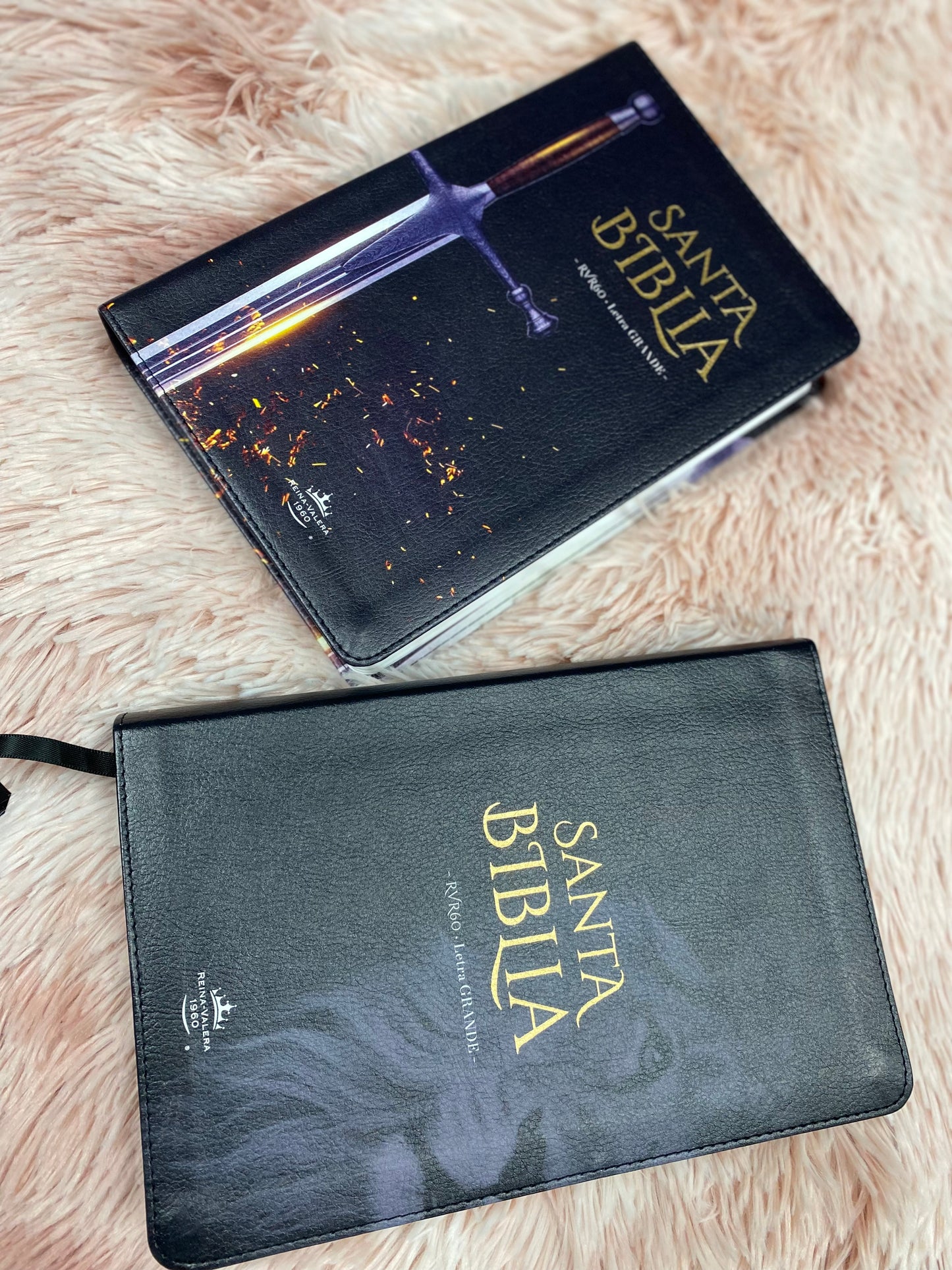 Biblia león de Judá letra grande 12 puntos tapa flexible versión RV1960 con palabras de Jesús en rojo y concordancia