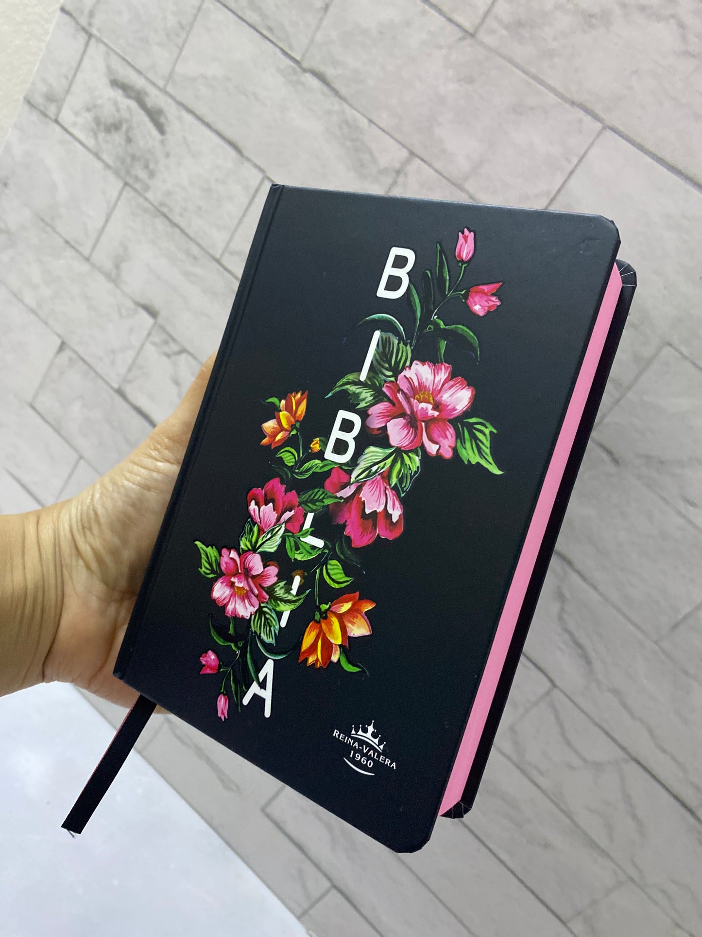 Biblia de promesas tapa dura versión RV1960 letra 8 puntos con concordancia y referencias