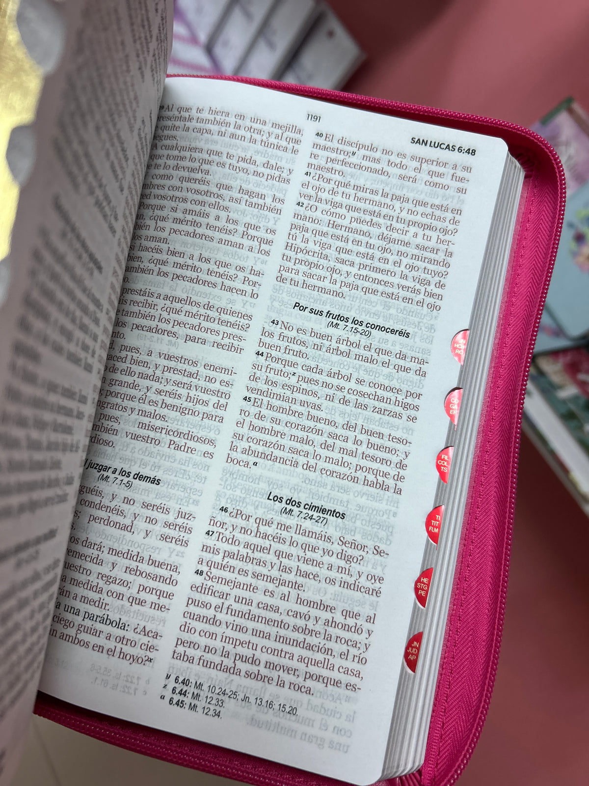 Biblia letra grande 12 puntos versión RV1960 con cierre índice canto dorado y concordancia