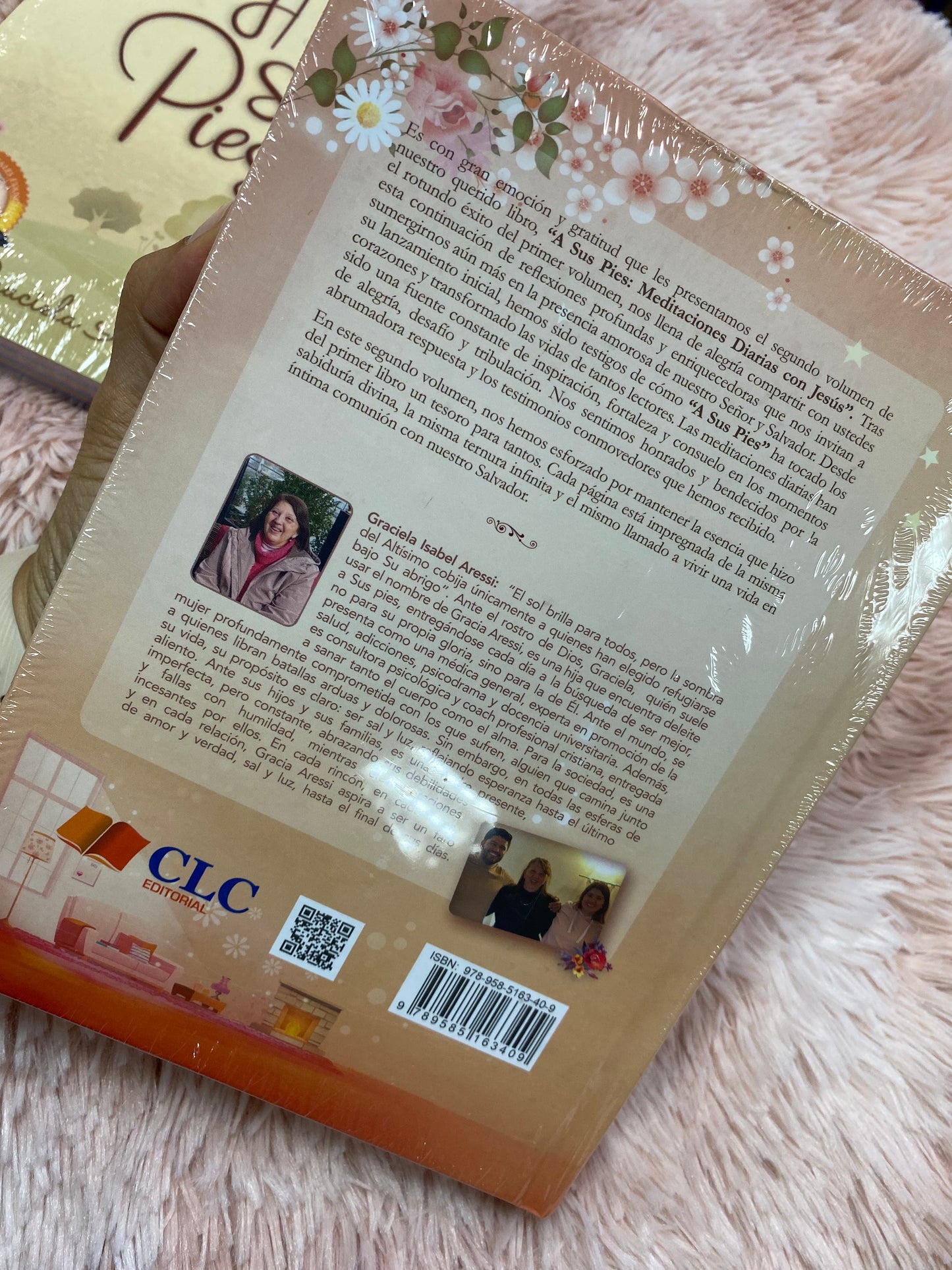 Devocional a sus pies volumen II de Graciela Aressi en tapa dura