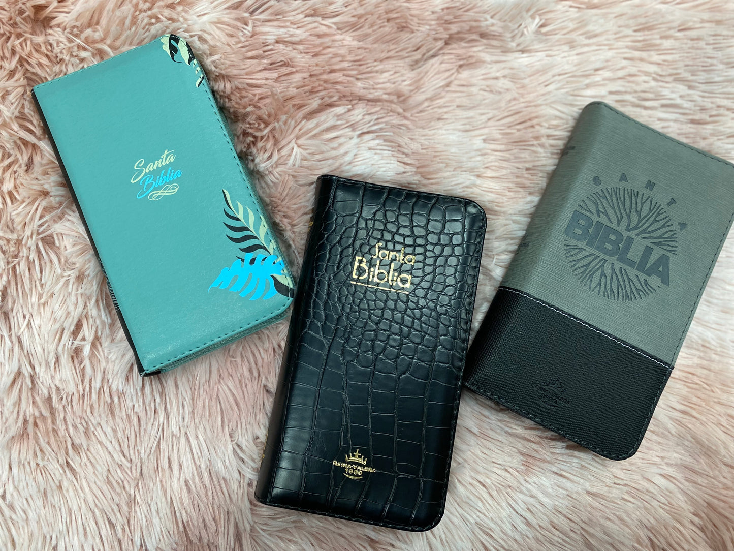 Biblia de bolsillo tipo monedero con cierre e índice letra mediana versión RV1960