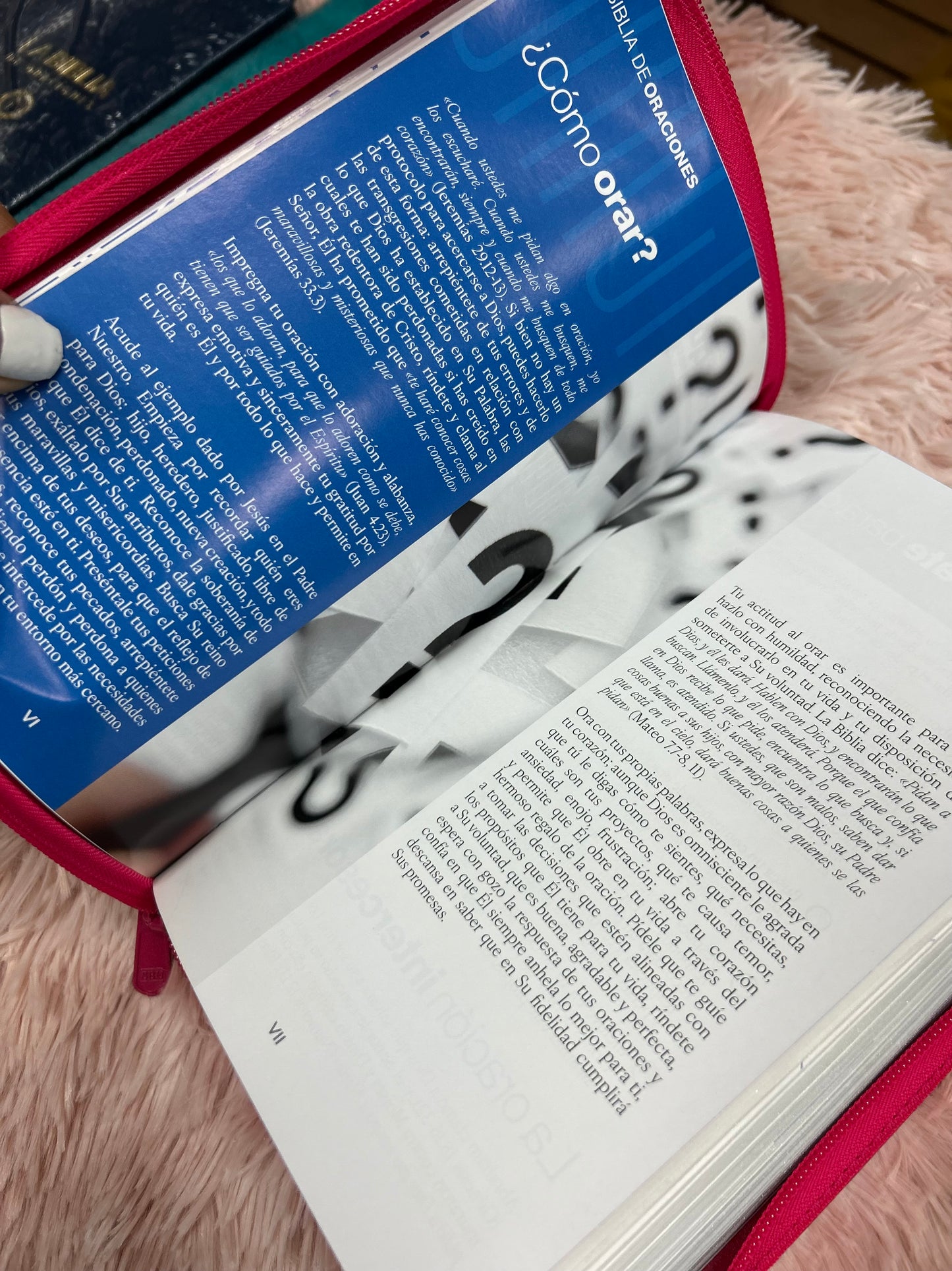 Biblia de oraciones turquesa en versión TLA con cierre y letra grande
