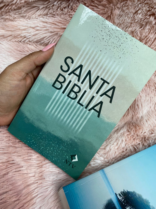 Biblias económicas tapa rústica papel imprenta versión NTV