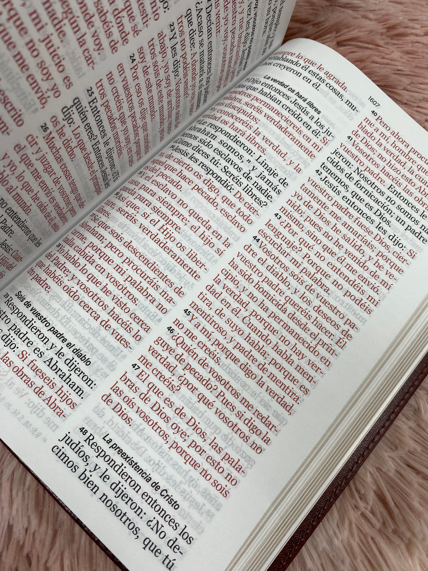 Biblia letra gigante de 14 puntos con canto dorado en símil piel versión RV1960 con concordancia