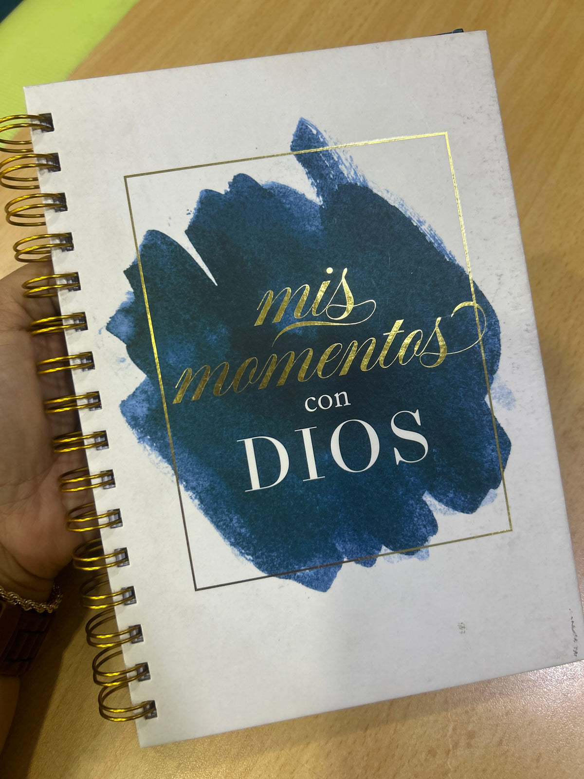 Diario devocional; mis momentos con Dios con espiral tapa dura