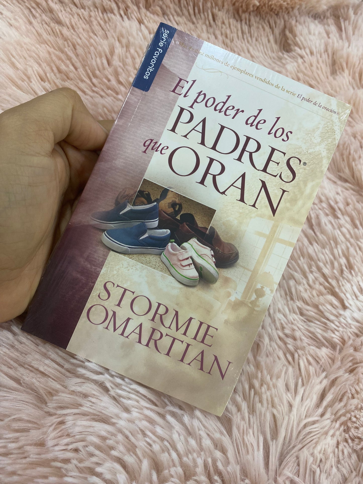 Libro de bolsillo el poder de los padres que oran de Stormie Omartian