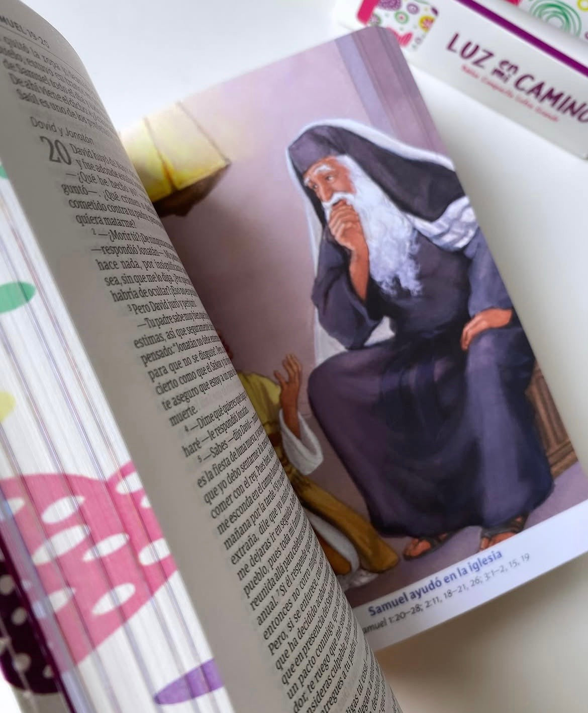 Biblia luz en mi camino versión NVI para jóvenes varón ilustrada letra mediana 8,5 puntos canto pintado símil piel tamaño compacto