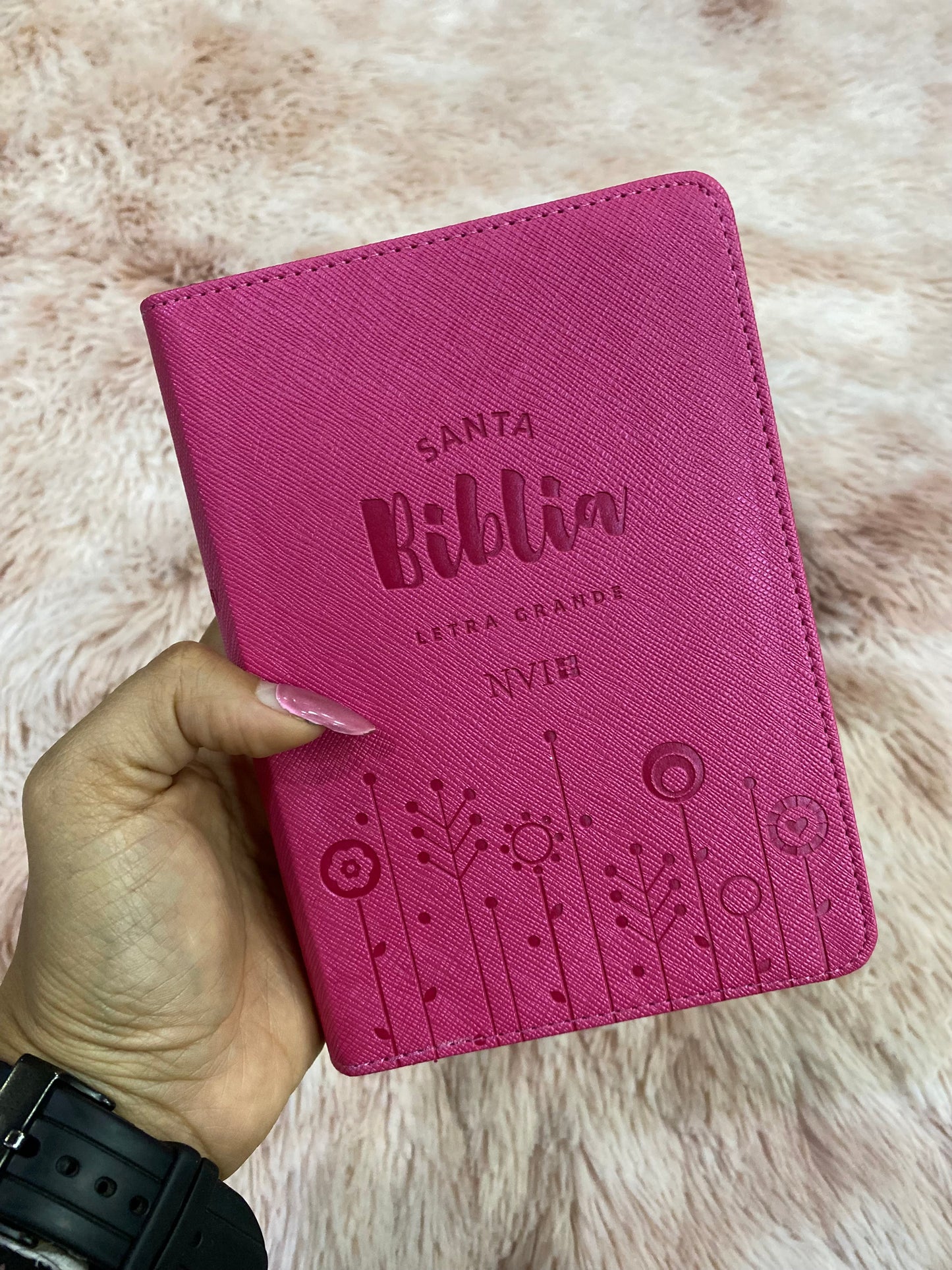 Biblia versión NVI de bolsillo con cierre y palabras de Jesús en rojo