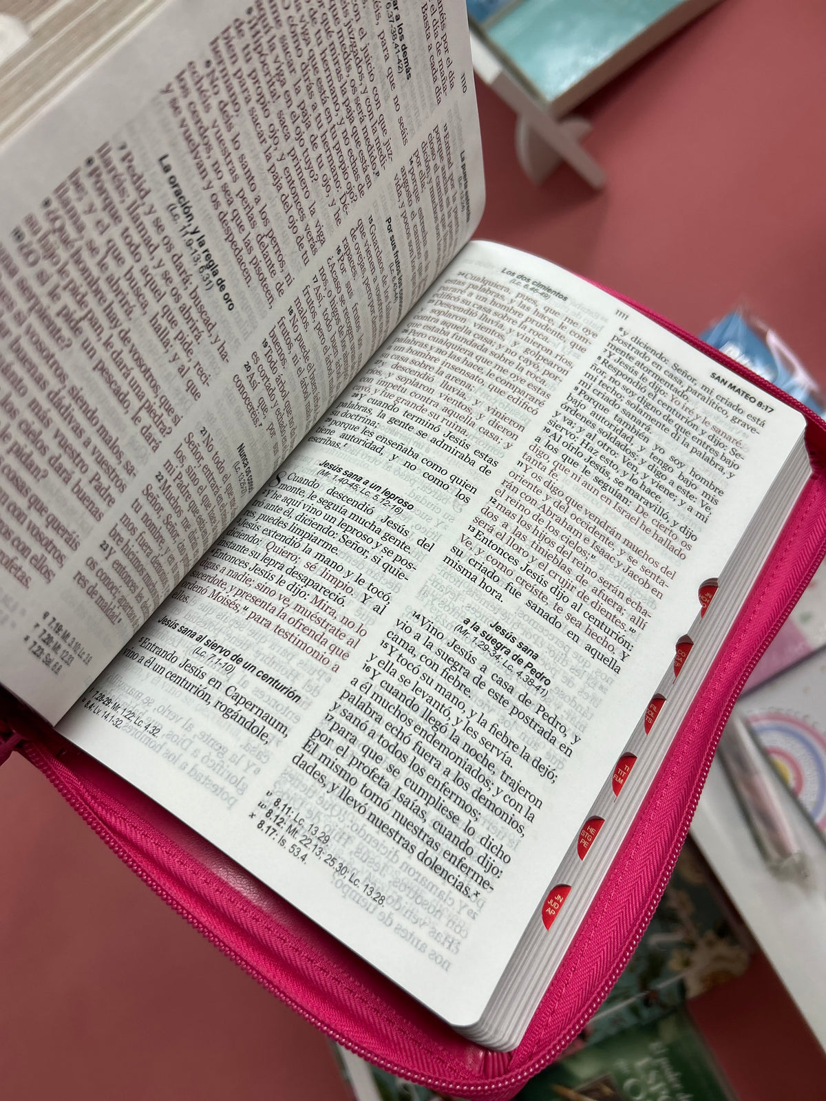 Biblia letra grande 12 puntos versión RV1960 con cierre índice canto dorado y concordancia