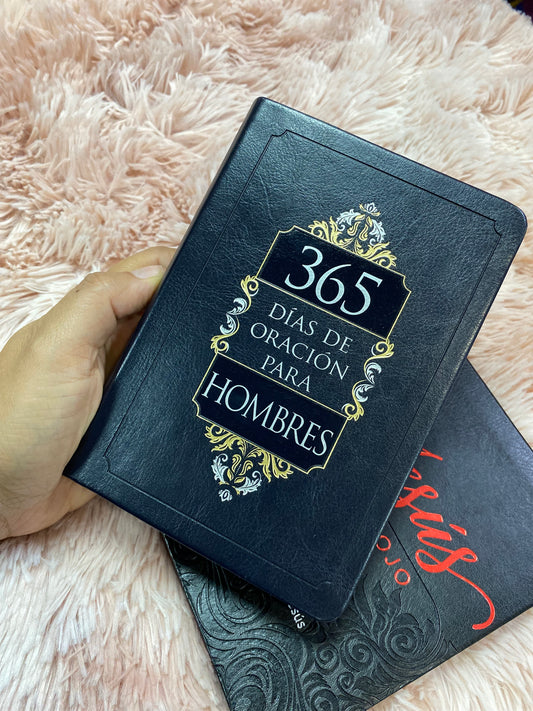 Libro devocional: 365 días de oración para hombres
