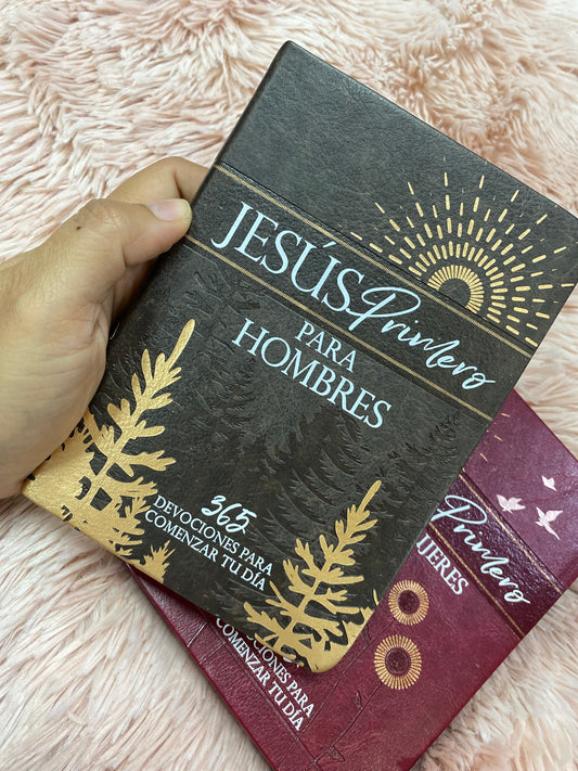 Libro devocional Jesús primero para hombres