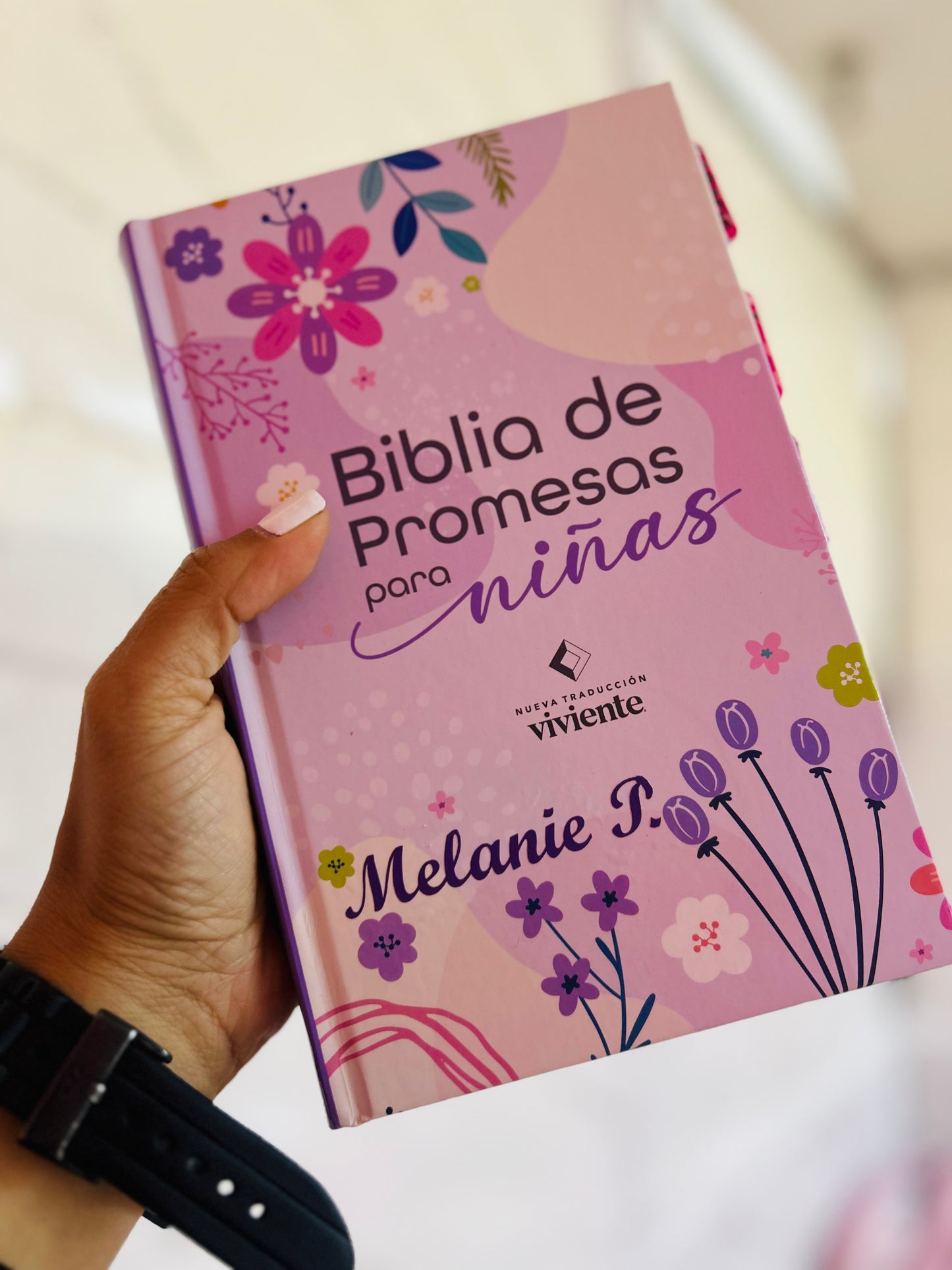 Biblia de promesas para niñas versión NTV tapa dura + personalizado