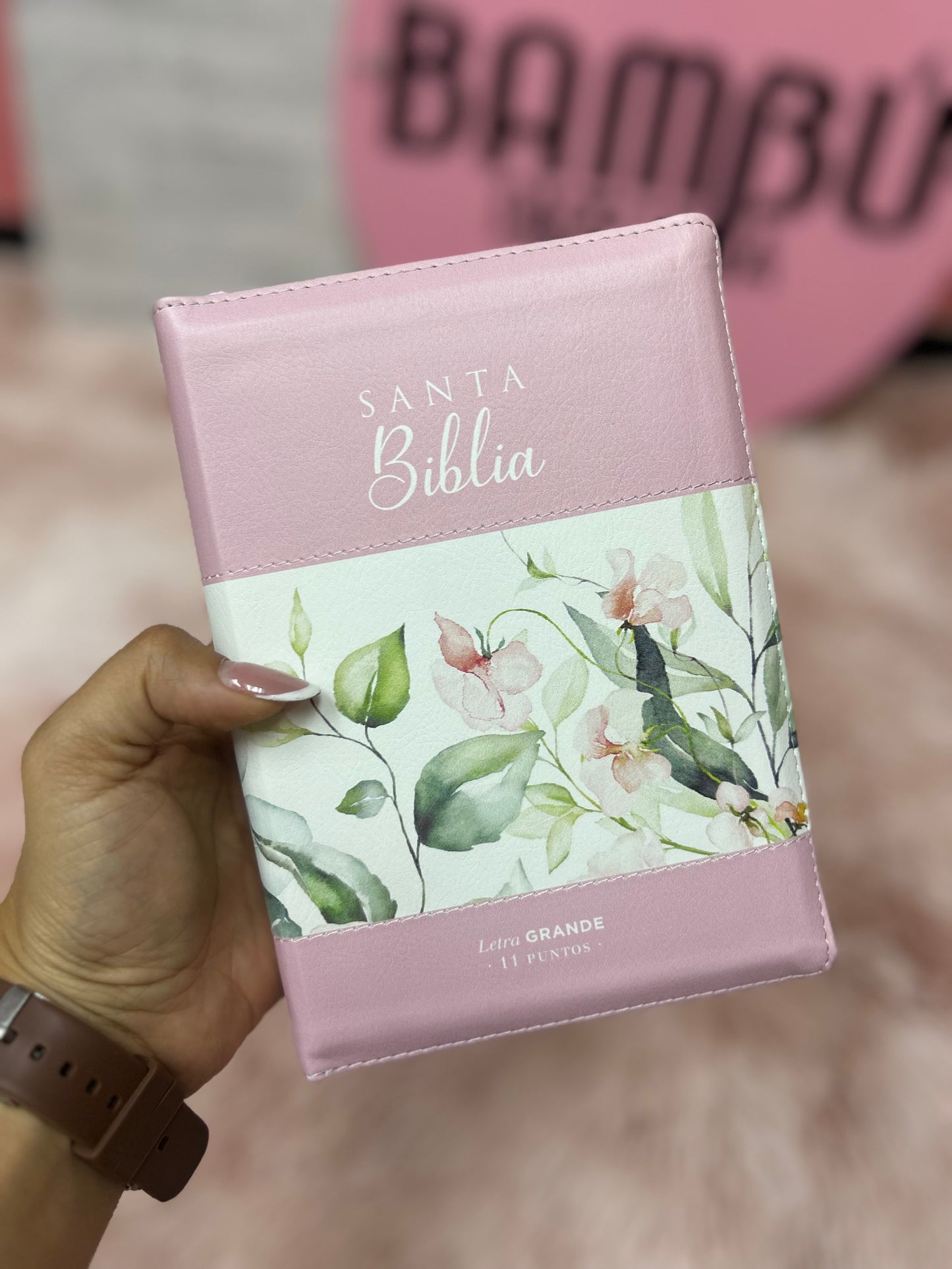 Biblia mediana de letras grandes 11 puntos con cierre e índice canto floreado versión RV1960 palabras de Jesús en rojo y concordancia