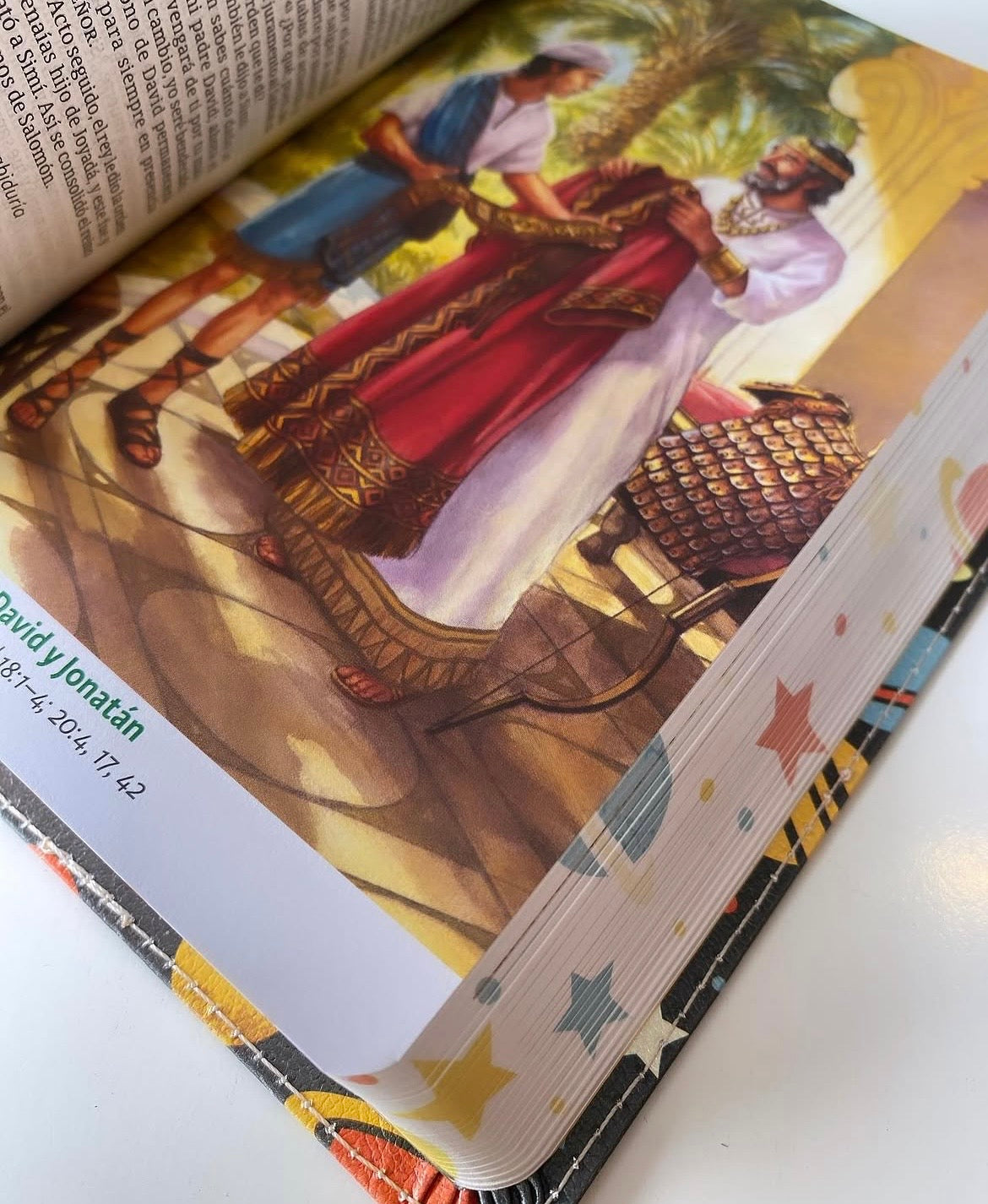 Biblia luz en mi camino versión NVI para jóvenes varón ilustrada letra mediana 8,5 puntos canto pintado símil piel tamaño compacto