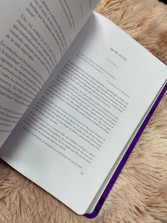 Libro devocional: un año con Dios devocionales para la mujer