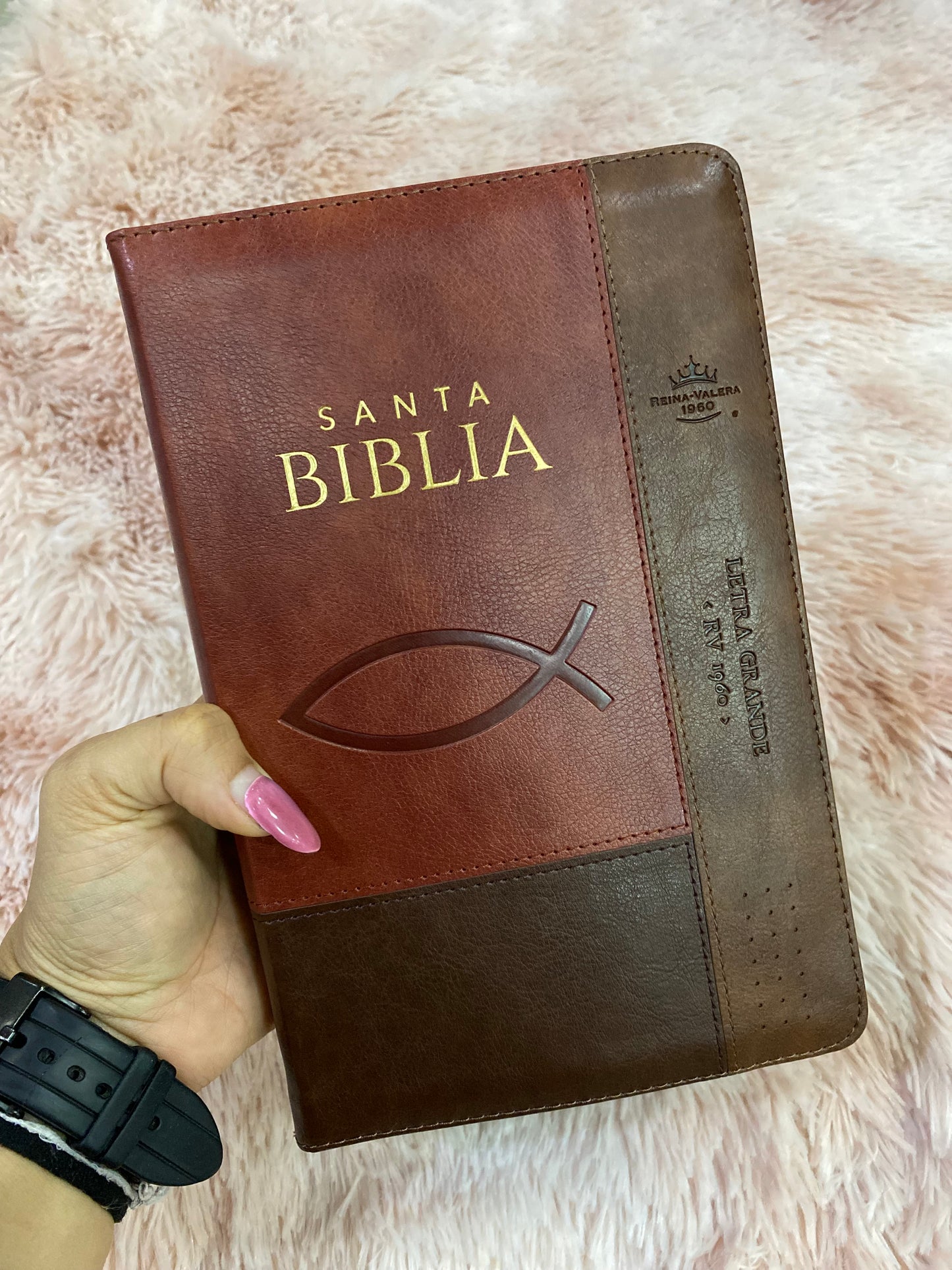 Biblia letra grande con cierre e índice versión RV1960 en símil piel con concordancia (tamaño manual)