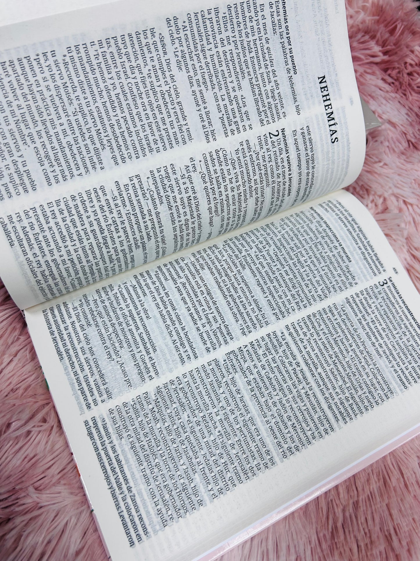 Biblia en tapa dura versión NVI letra mediana