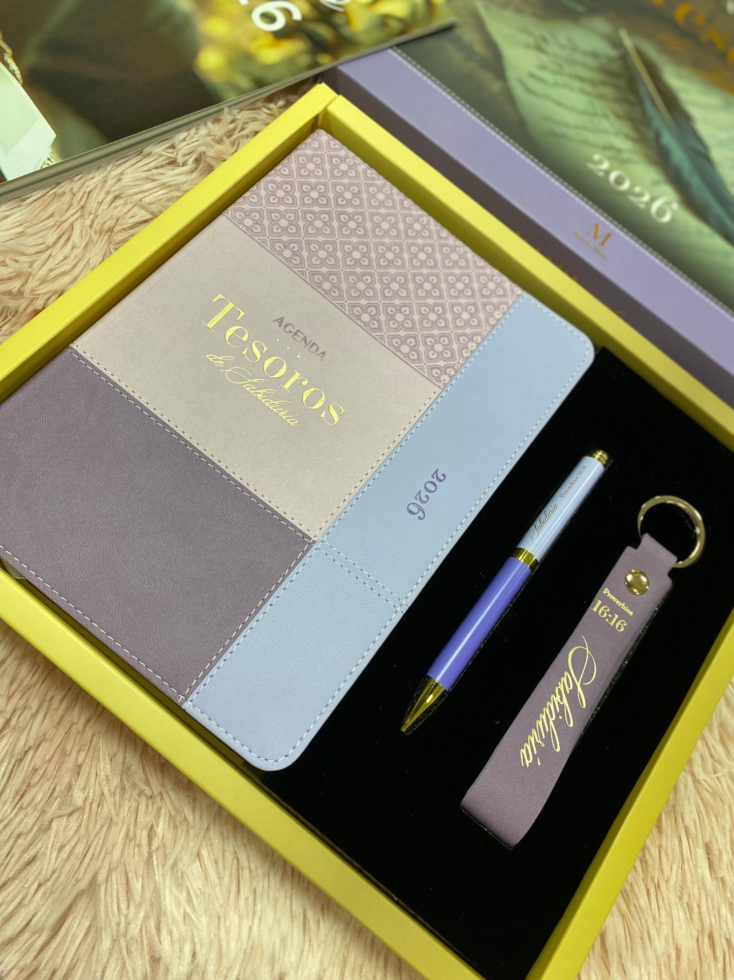 Agendas 2026 - Tesoros de sabiduría en caja con llavero y bolígrafo