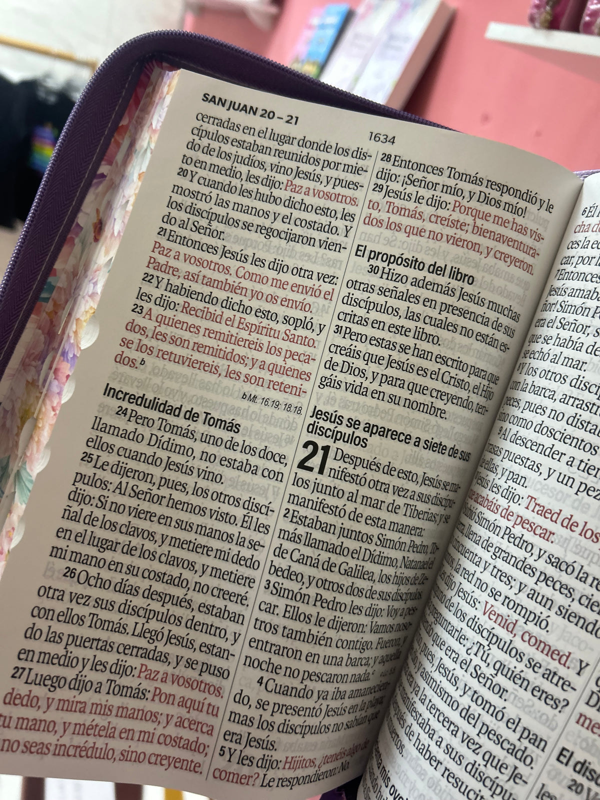 Biblia letra extra gigante 19 puntos versión RV1960 con cierre índice palabras de Jesús en rojo y concordancia