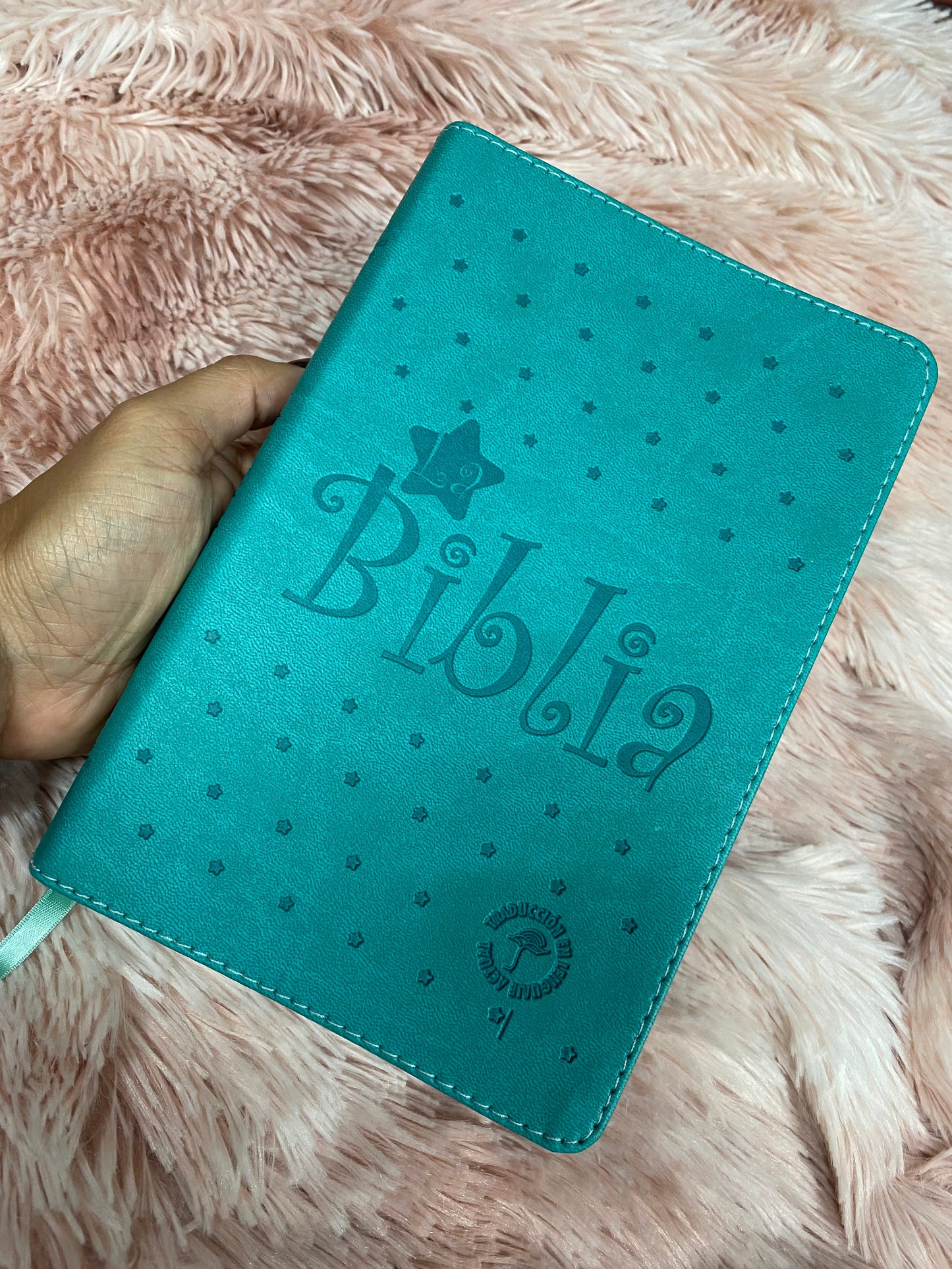 Biblia TLA letra grande en símil piel tapa flexible y canto plateado