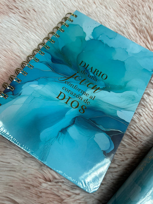 Diario devocional con espirales de una joven conforme al corazón de Dios