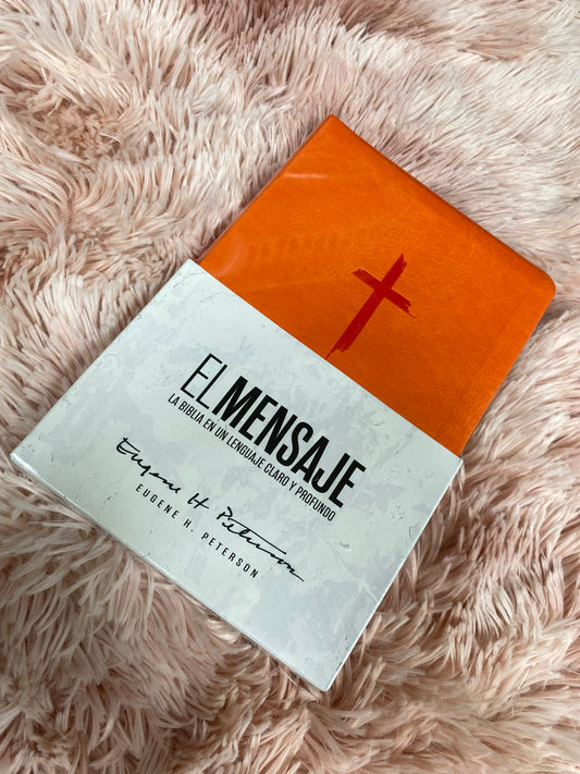 Biblia versión el mensaje de tapa dura y letra grande