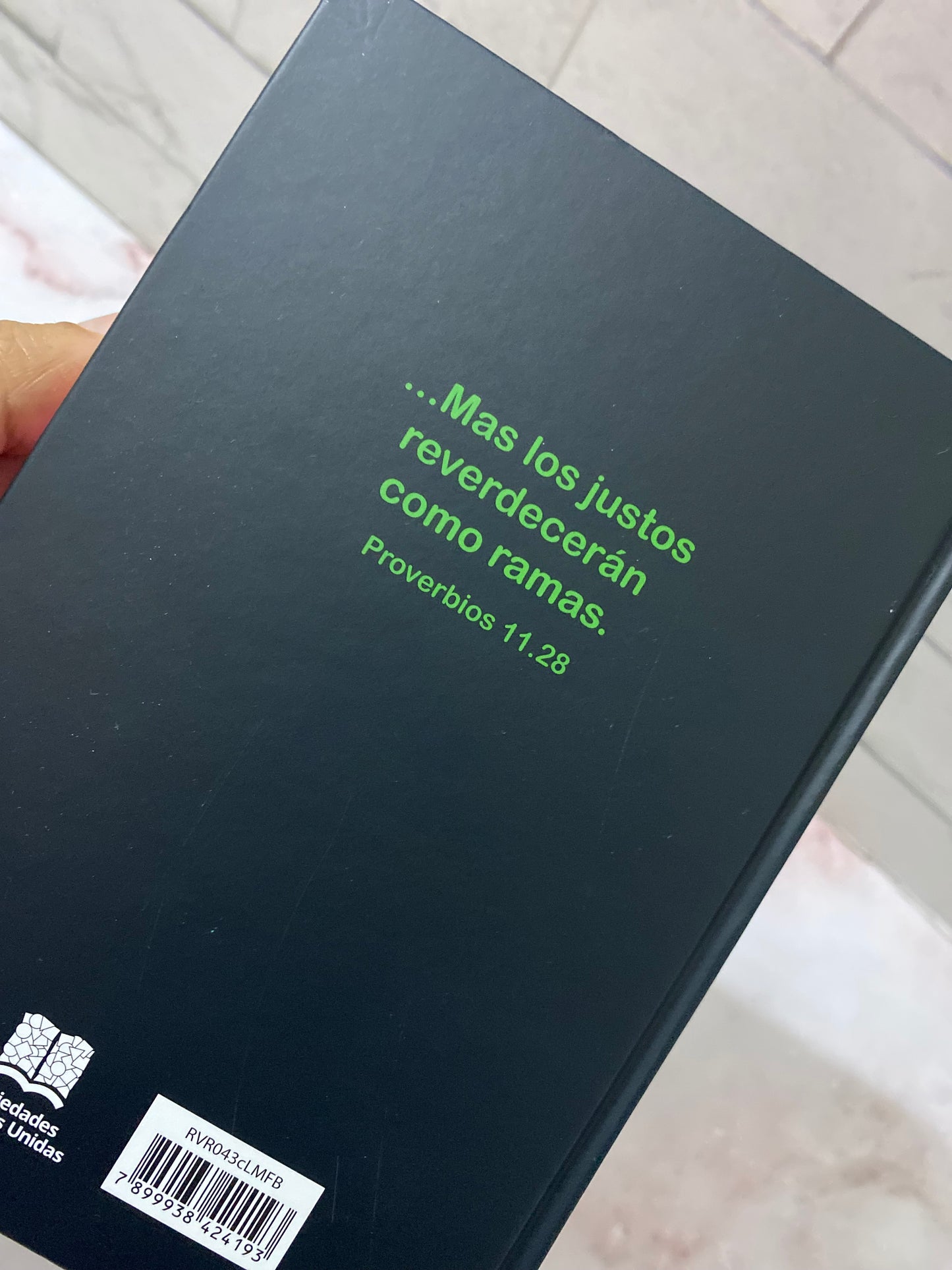 Biblia de promesas tapa dura versión RV1960 letra 8 puntos con concordancia y referencias