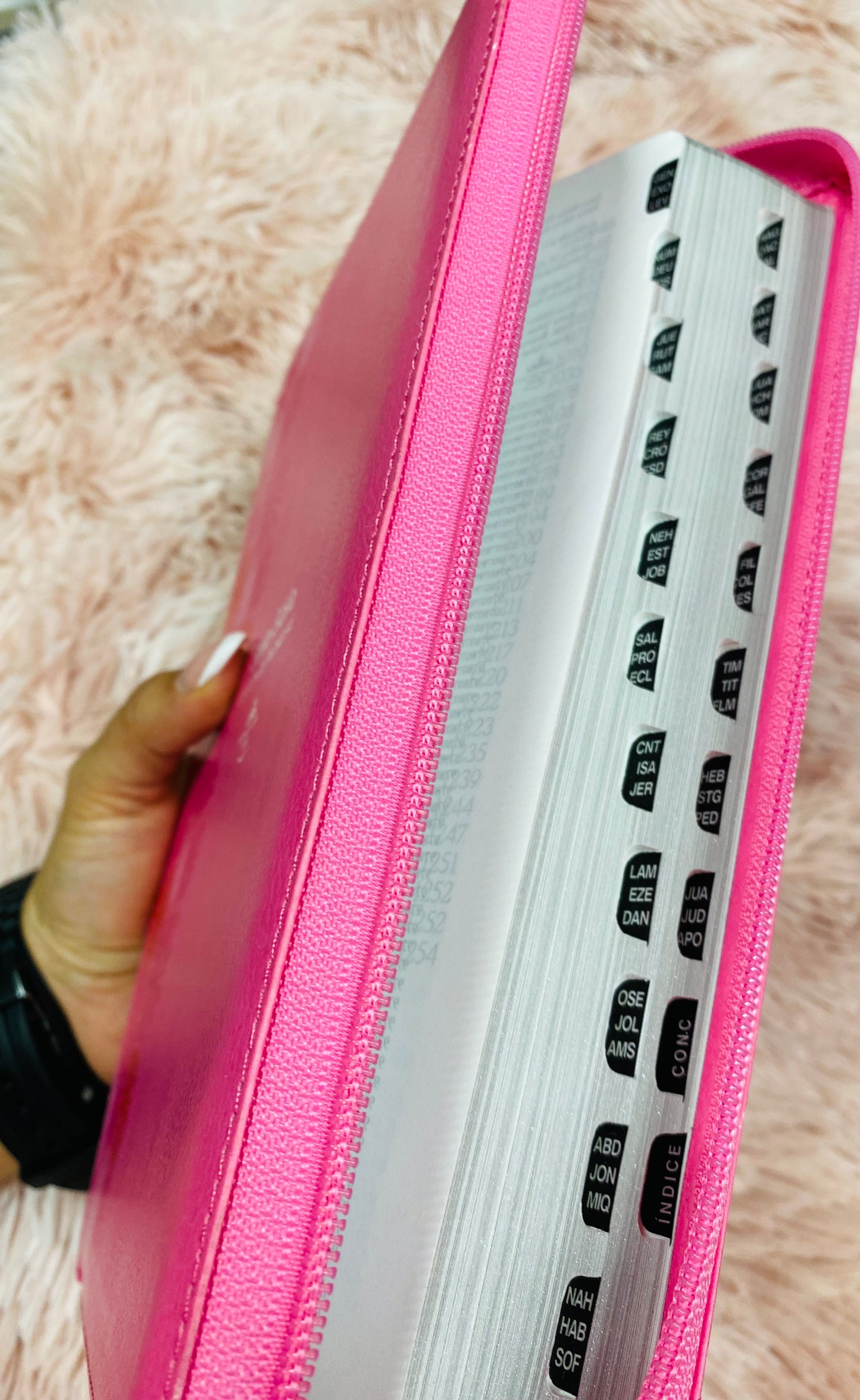 Biblia de promesas letra gigante 13 puntos con índice y cierre palabras de Jesús en rojo