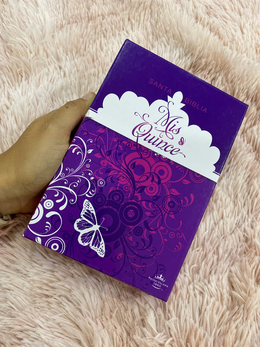 Biblia de quinceañera en símil piel diseño pintado letra mediana