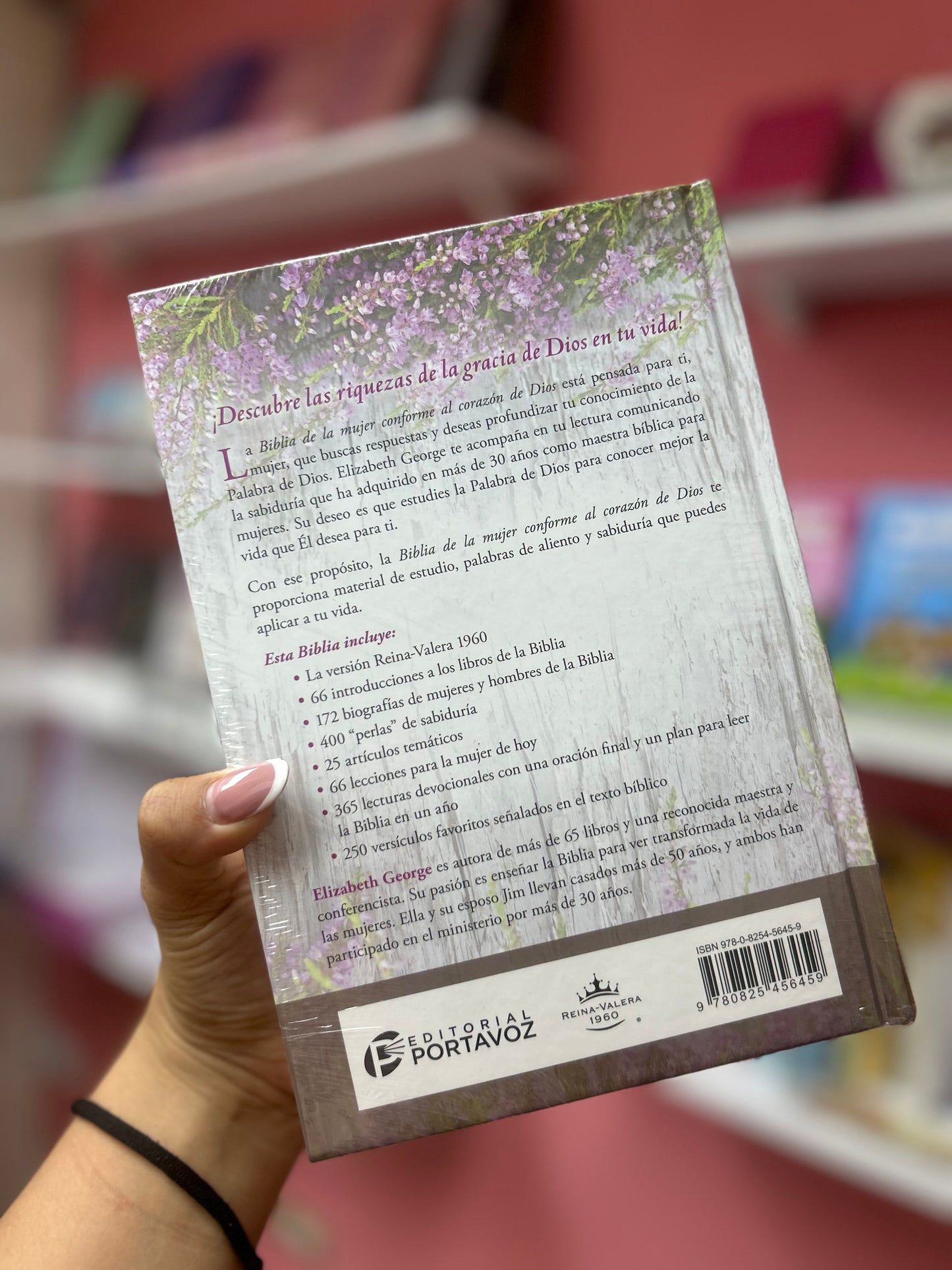 Biblia con devocional de la mujer conforme al corazón de Dios versión RV1960