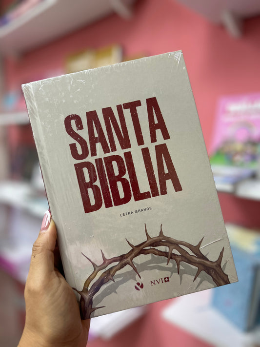 Biblia en tapa dura versión NVI letra mediana