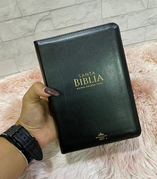 Biblia pequeña letra grande 11 puntos con cierre y canto dorado versión RV60 con concordancia