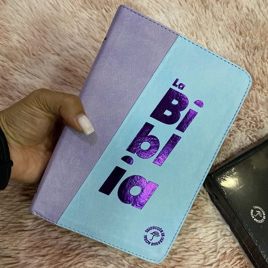 Biblia letra grande versión TLA canto plateado con cierre