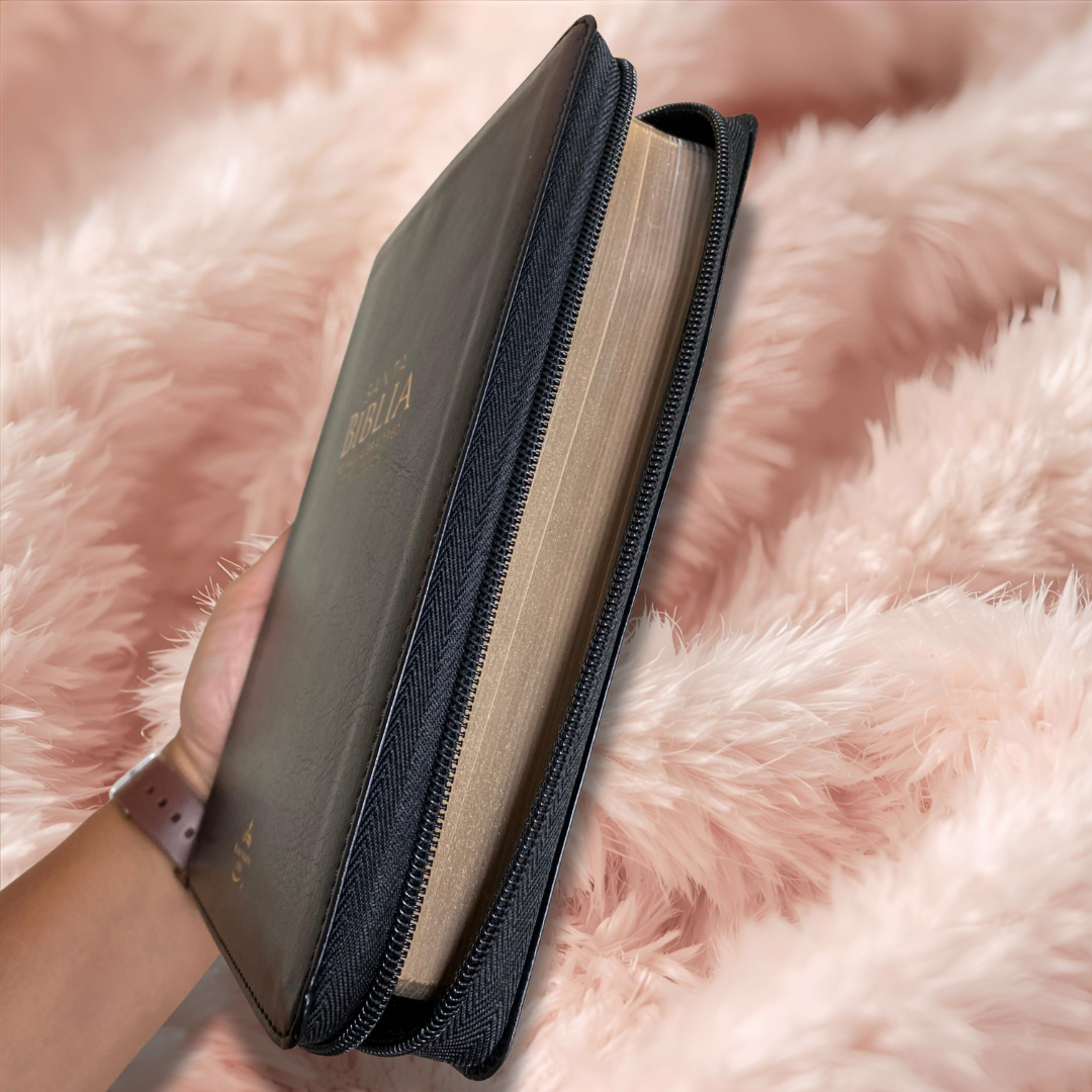 Biblia letra grande 12 puntos con cierre en símil piel versión RV60 con concordancia