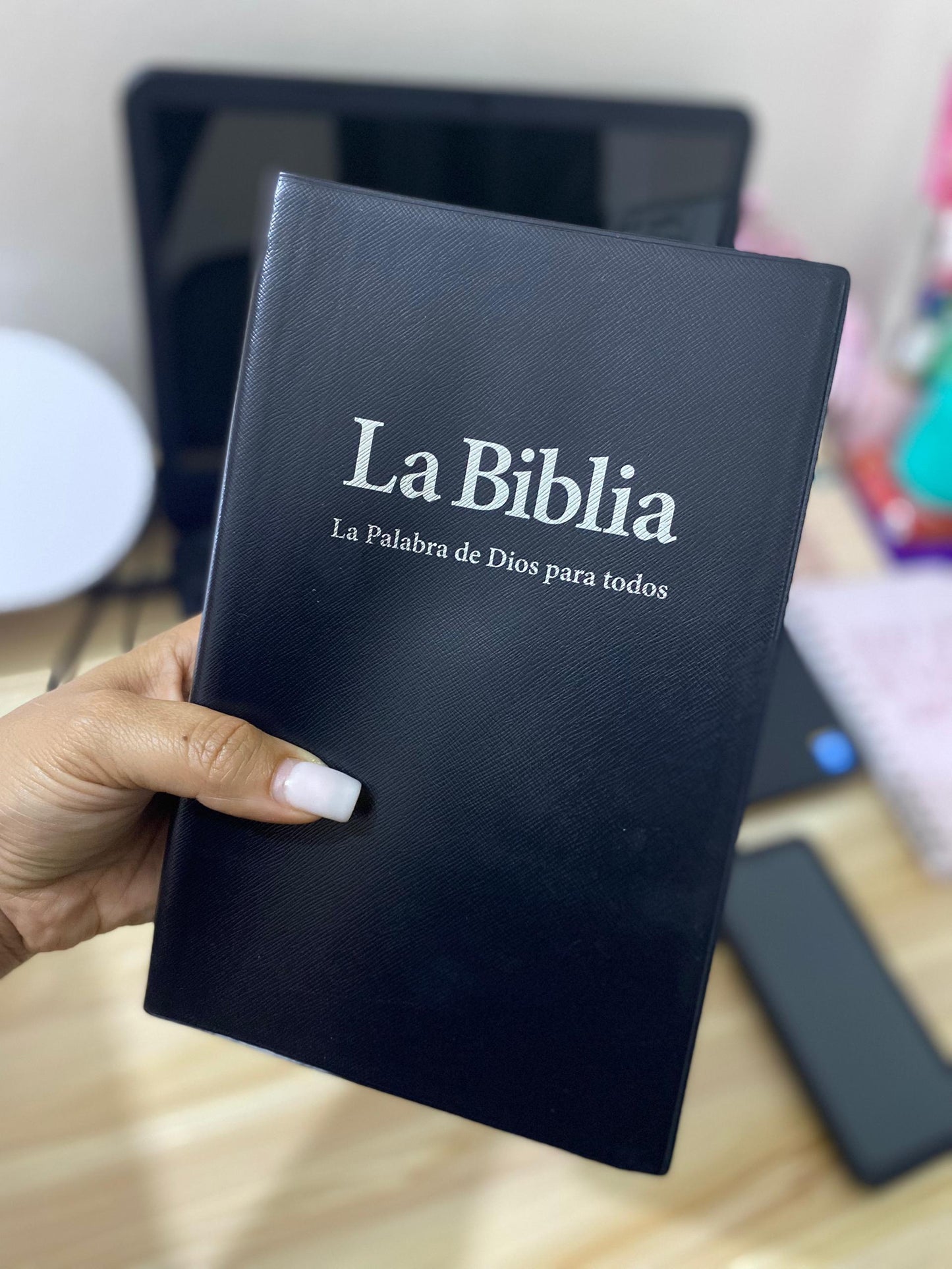 Biblia económica versión PDT: palabra de Díos para todos, letra mediana papel blanco