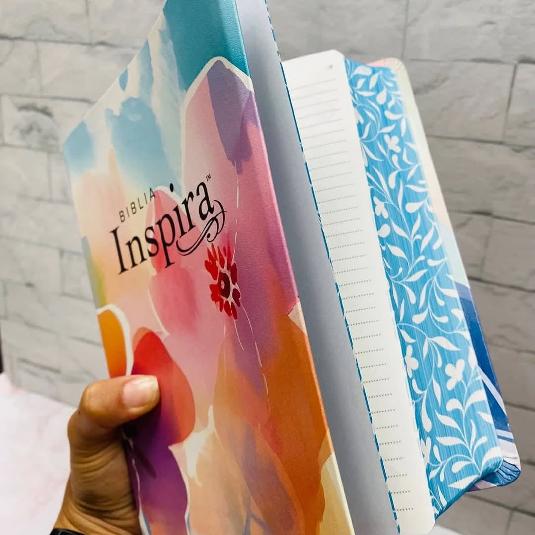 Biblia inspira artística de apuntes e ilustraciones versión NTV letra mediana